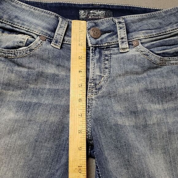 Silver distressed Suki Mid Capris size 29 waist capris / cropped - Picture 11 of 13